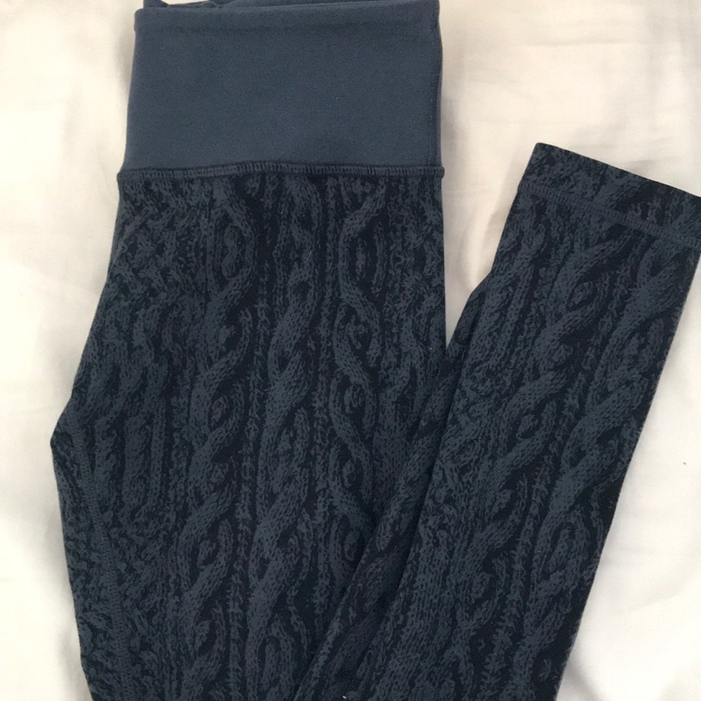 RARE Lululemon leggings with unique detailing